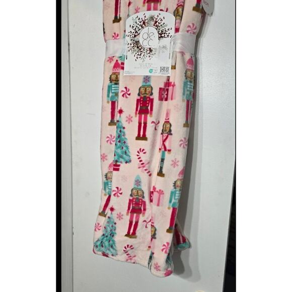 Deco Christmas Nutcracker Pink Plush Throw 50x70 NWT - Picture 1 of 4